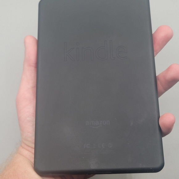 Amazon Kindle Fire D01400 8GB 7" WI-FI Black Tablet (1st Gen) - Picture 3 of 8